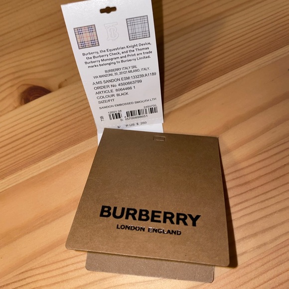 Authentic Burberry Leather Card Holder - Picture 4 of 4